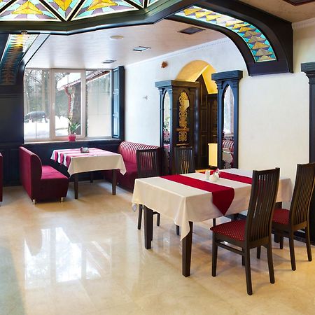 Sherwood Hotel Dolgomostiska Luaran gambar