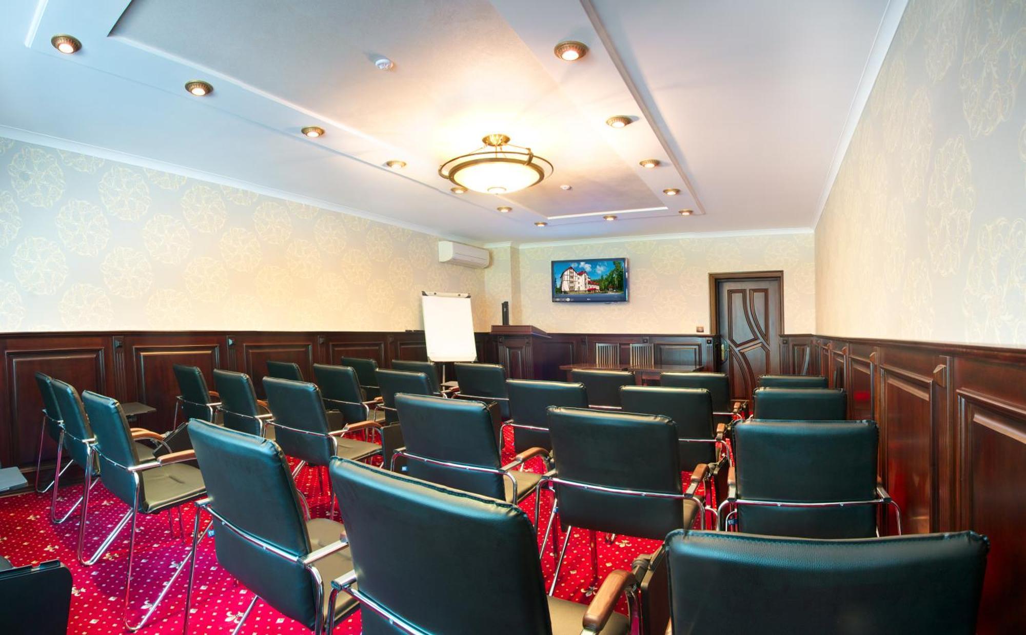 Sherwood Hotel Dolgomostiska Luaran gambar