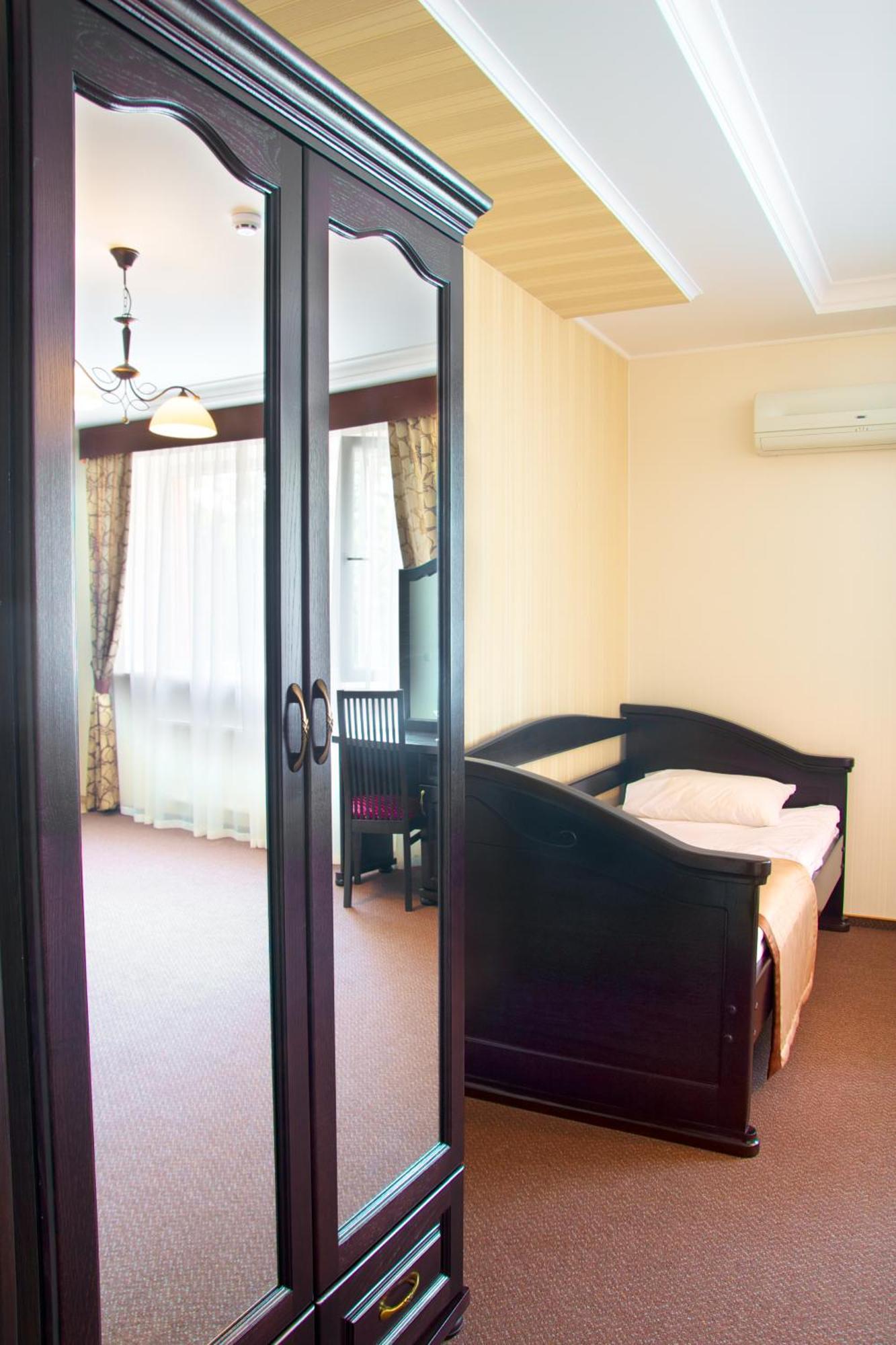Sherwood Hotel Dolgomostiska Bilik gambar