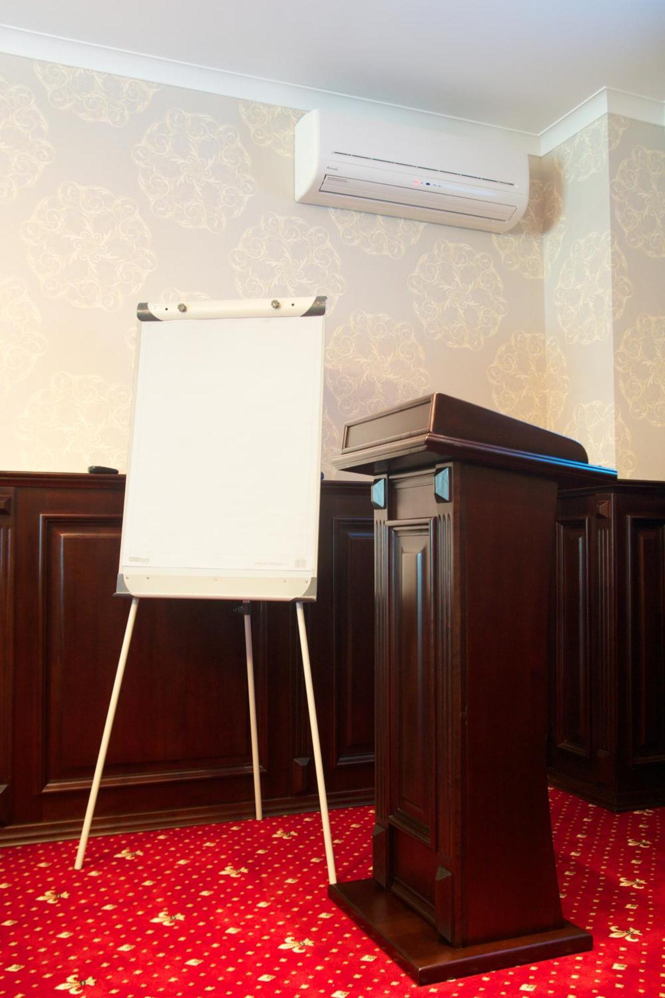 Sherwood Hotel Dolgomostiska Luaran gambar