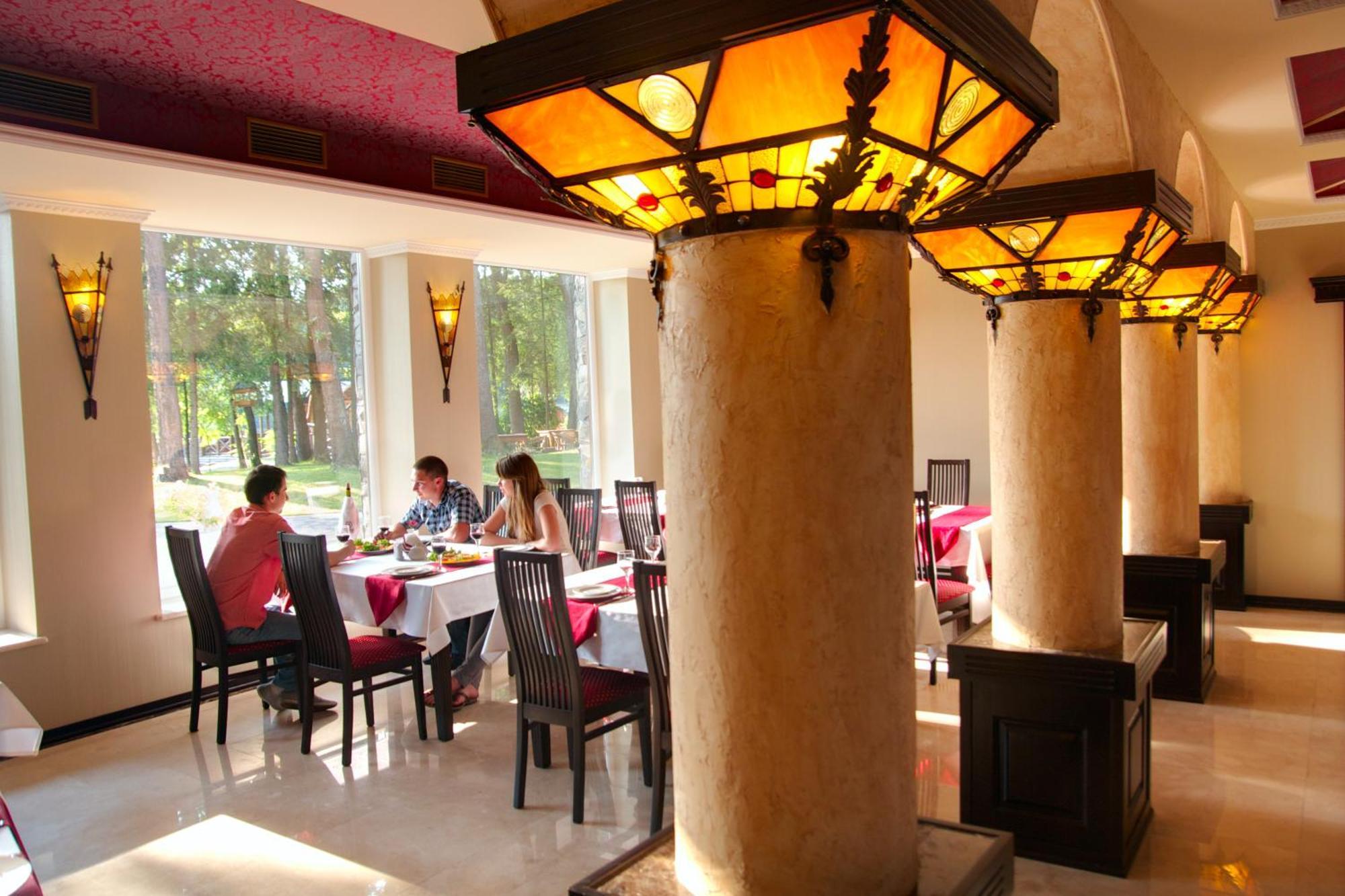 Sherwood Hotel Dolgomostiska Luaran gambar