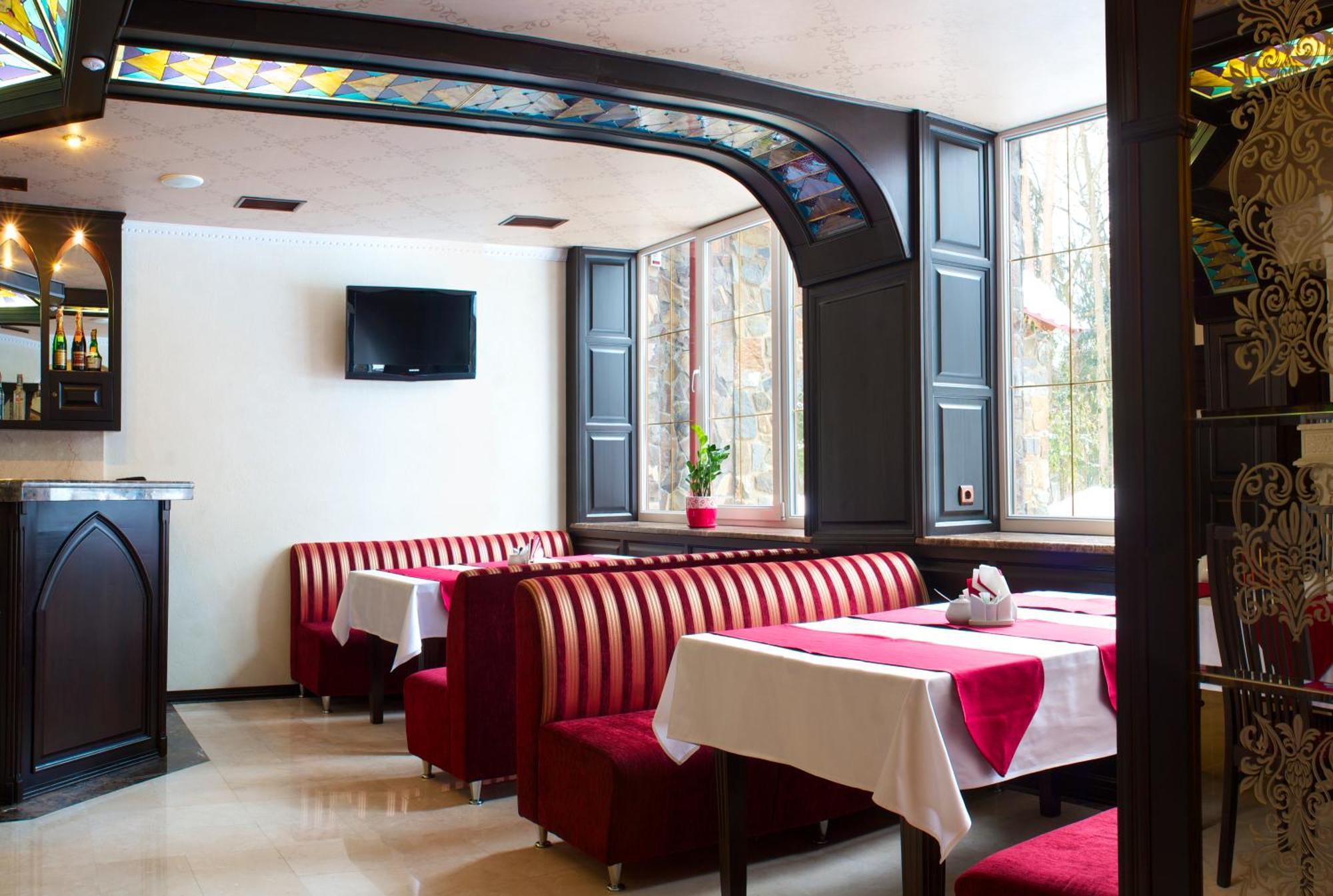 Sherwood Hotel Dolgomostiska Luaran gambar