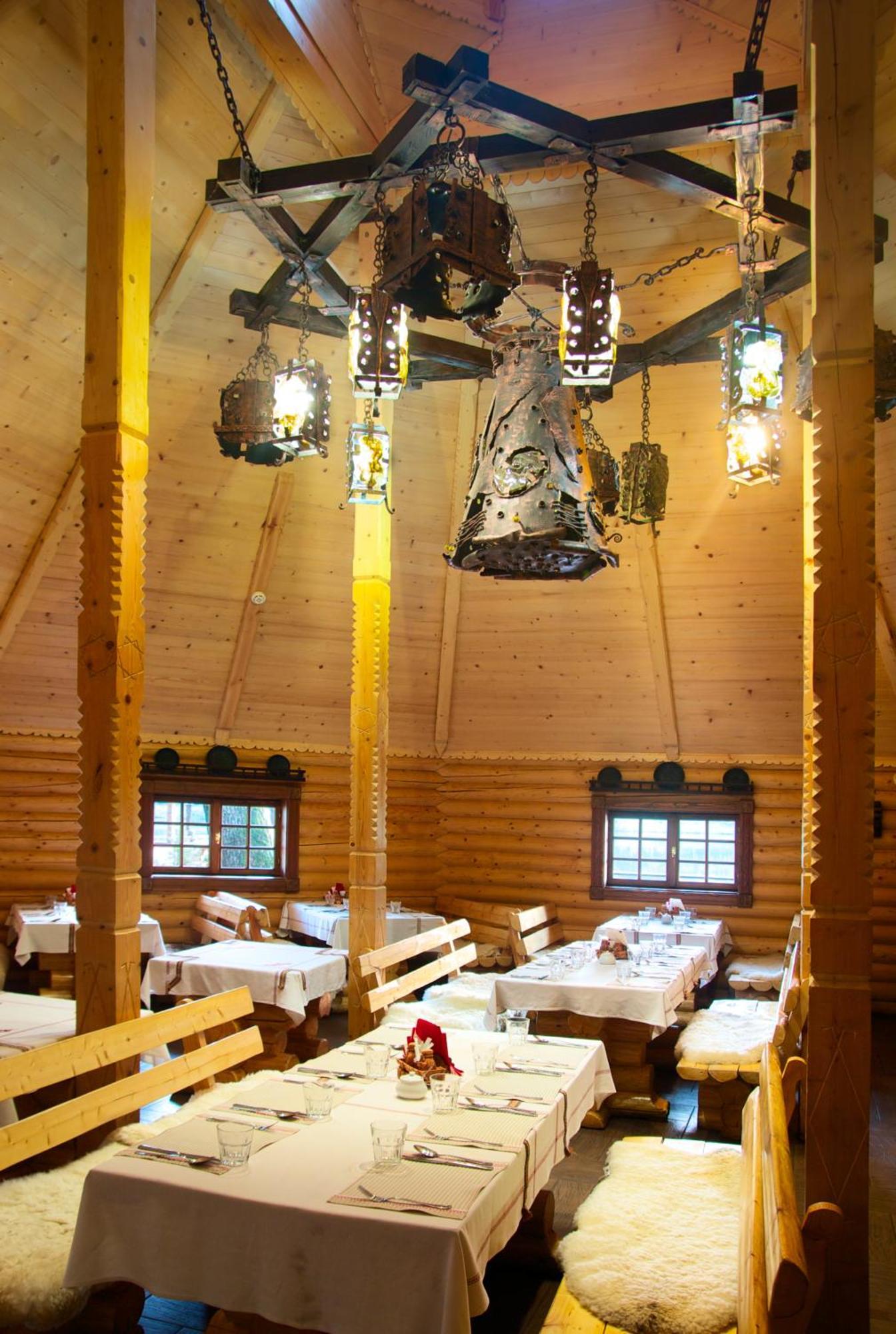 Sherwood Hotel Dolgomostiska Luaran gambar