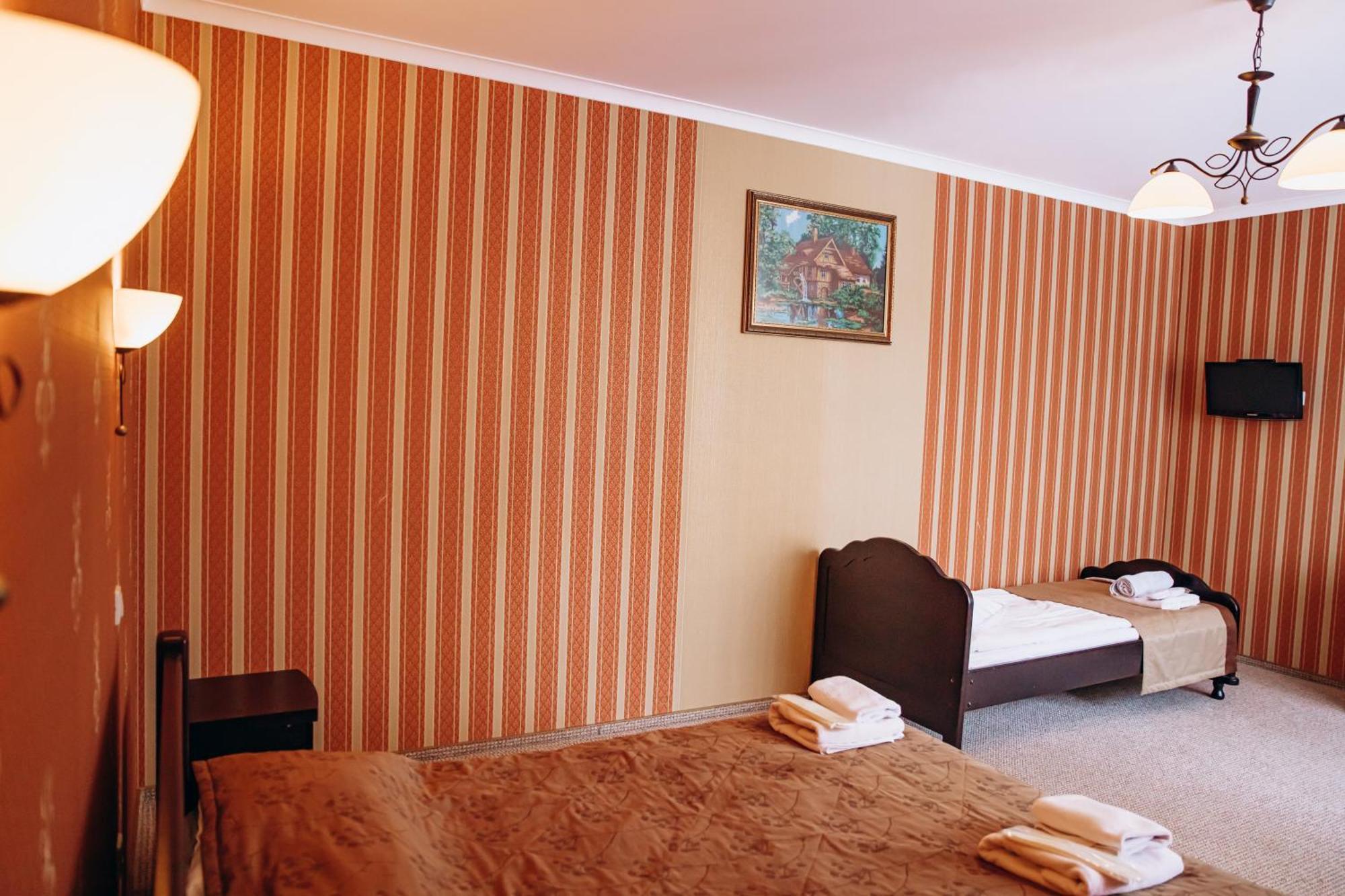 Sherwood Hotel Dolgomostiska Luaran gambar