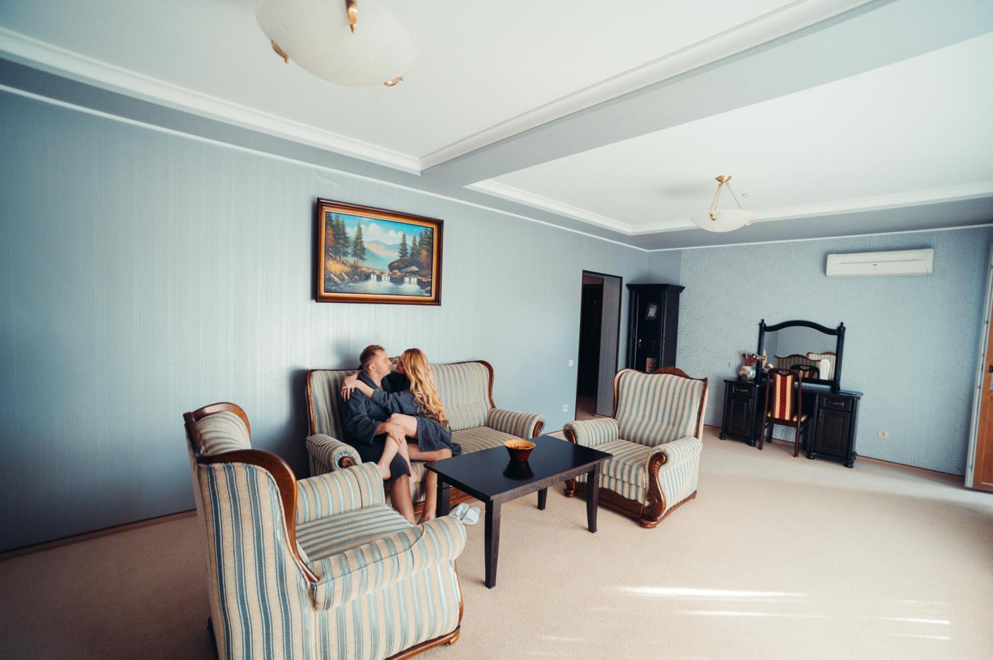 Sherwood Hotel Dolgomostiska Luaran gambar