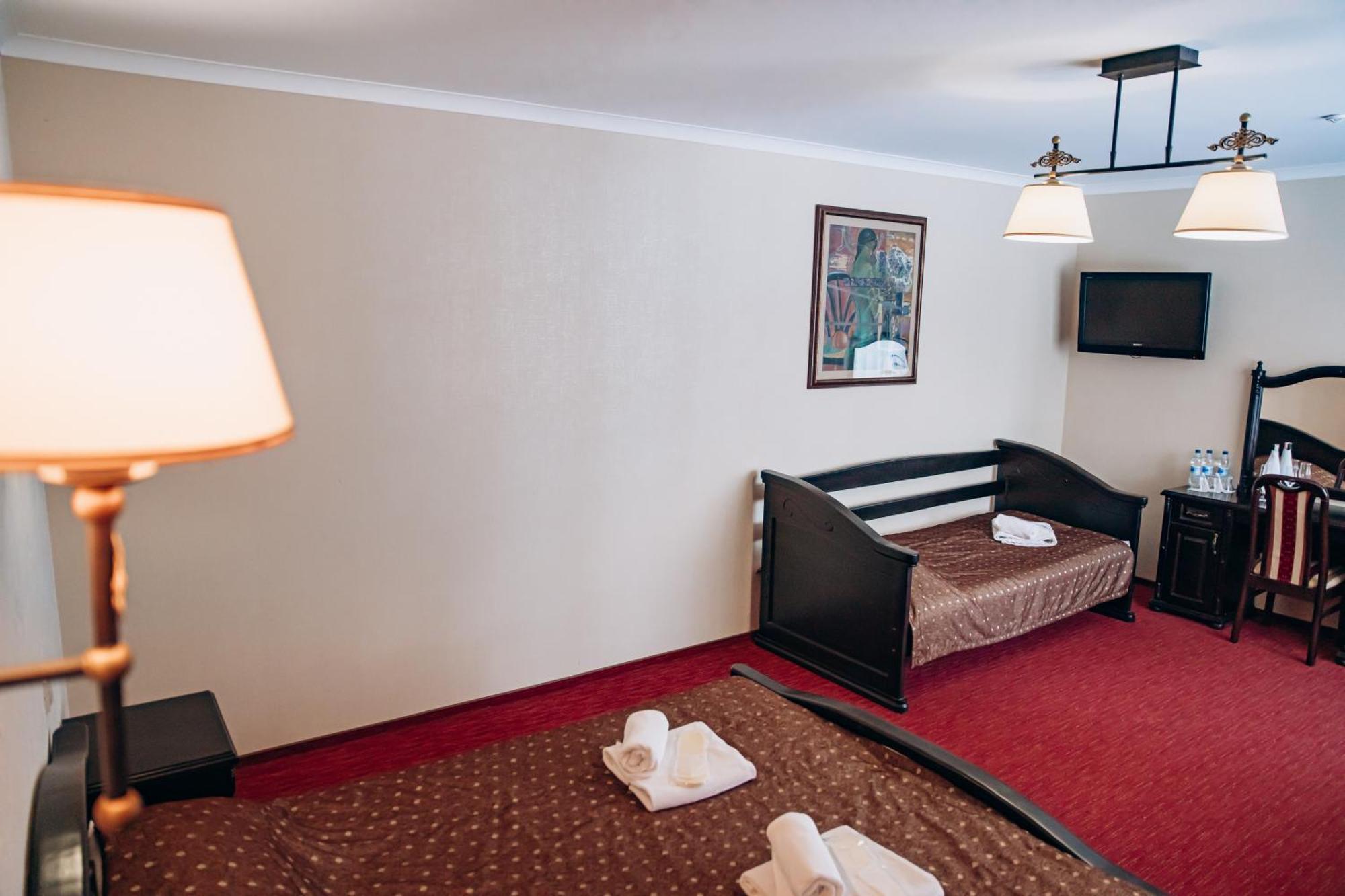 Sherwood Hotel Dolgomostiska Luaran gambar
